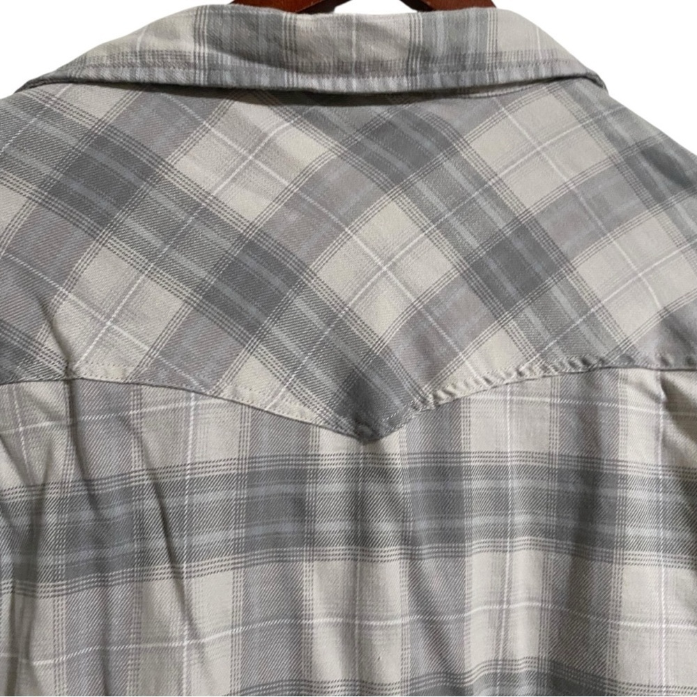 Port Authority® Women's Long Sleeve Ombre Plaid Shirt I Size: XXL - Picture 6 of 6
